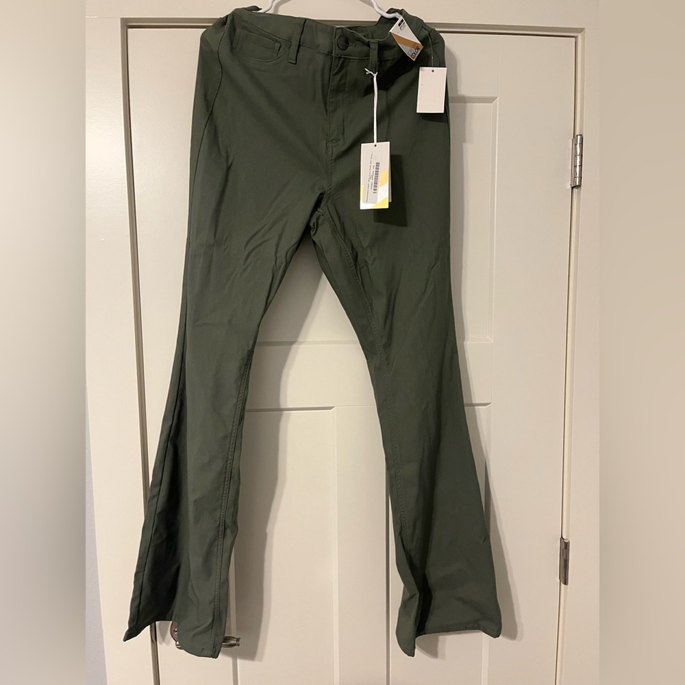 Women’s Green Pants